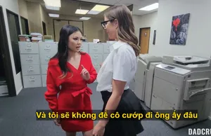 Một nhóm thanh niên nam nữ tụ tập lại để quan hệ tình dục. Cảnh tượng này dâm dục như trong phim bom tấn của Nhật Bản. Cô gái có vòng ba to mặc đồng phục học sinh la hét nhiều nhất và lên đỉnh nhiều lần...