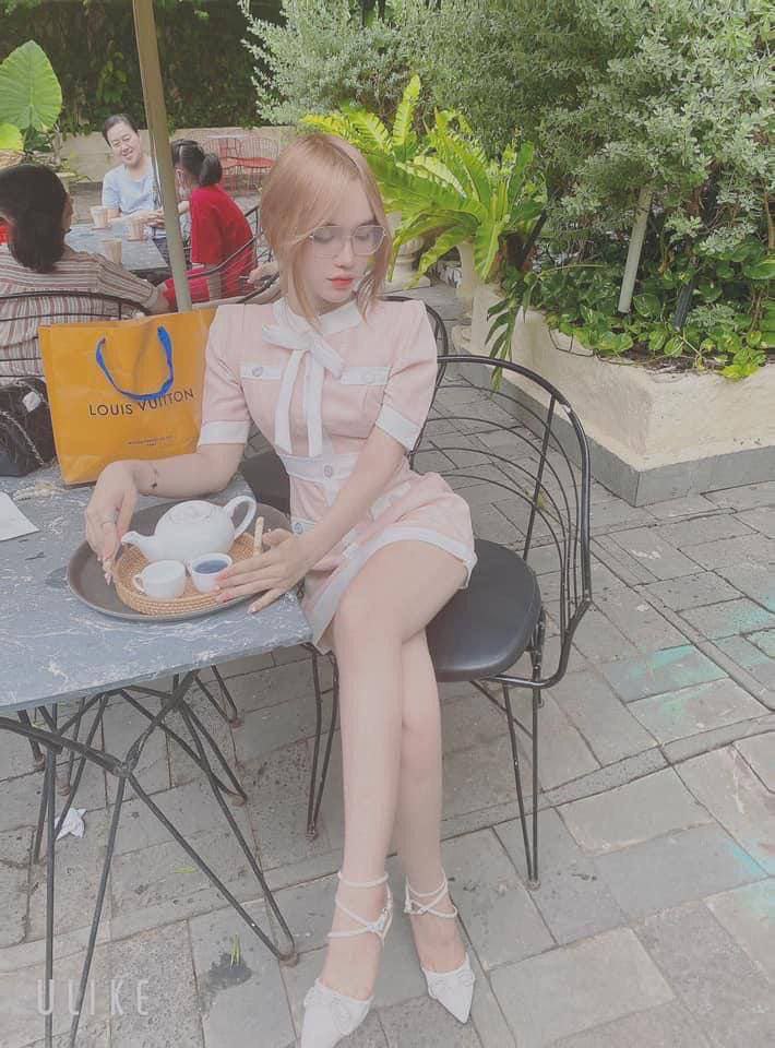 Cô nàng cạnh nhà cô đơn tìm đến tôi như một người bồ qua đường