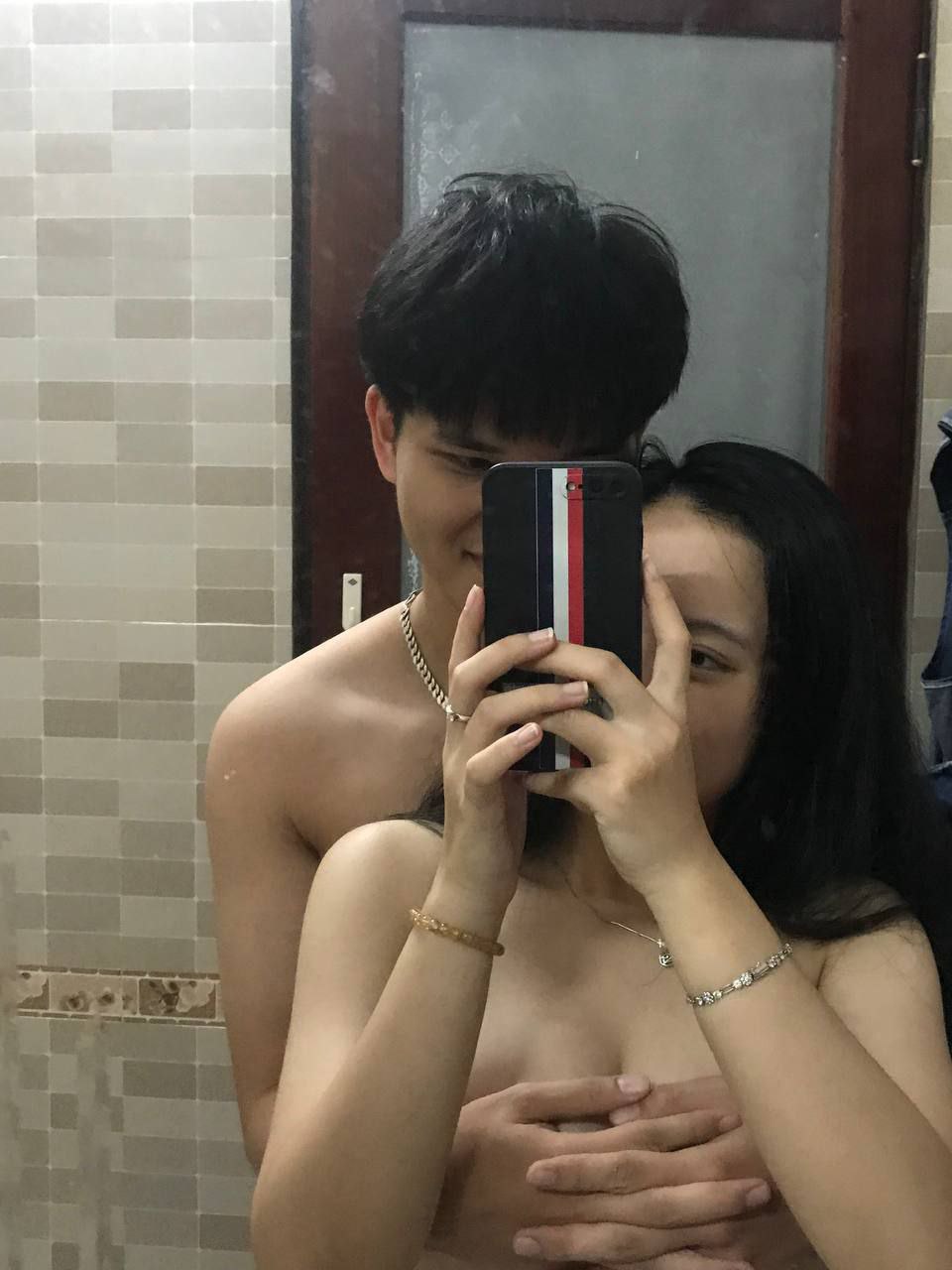 Dập thâm lồn cô chị dâu đam mê làm tình với cu bự